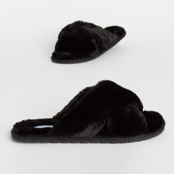 Just In!🖤Black Criss Cross Fur Strap Sandal - Picture 4 of 6